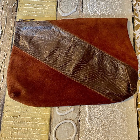 no name Handbags - Vintage Genuine Suede Clutch